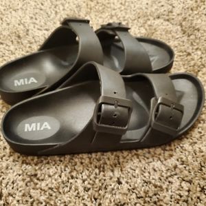 Mia Black Sandals